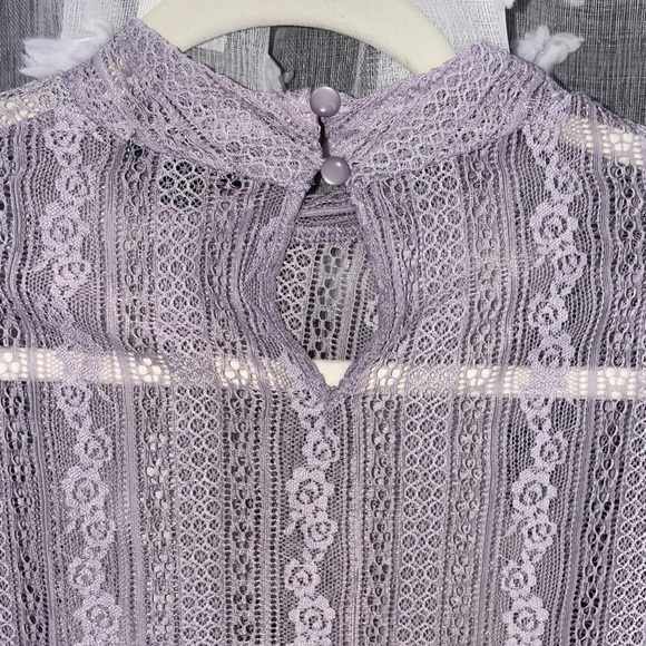 SHEER LACE TOP - Picture 3 of 4